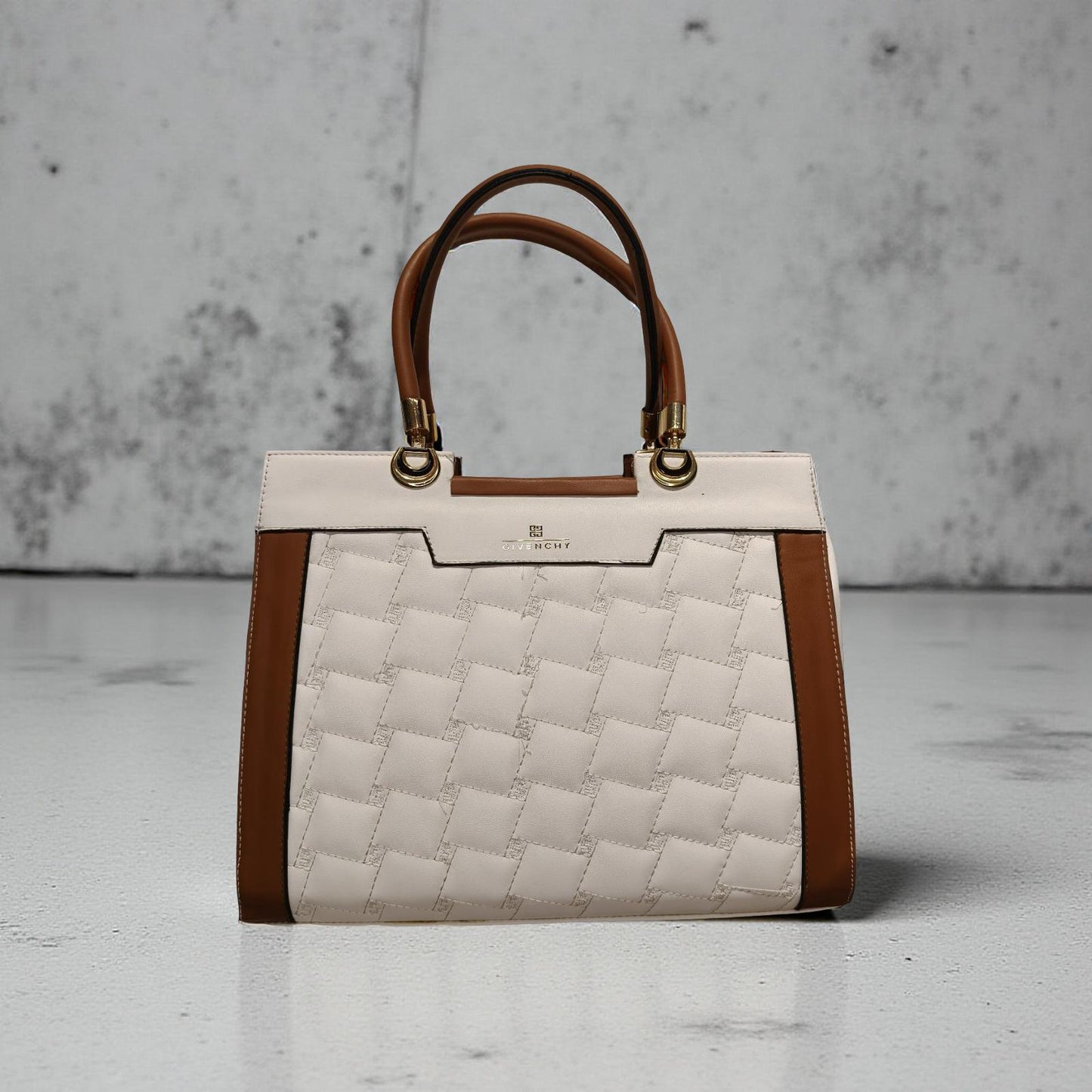 GIVENCHY