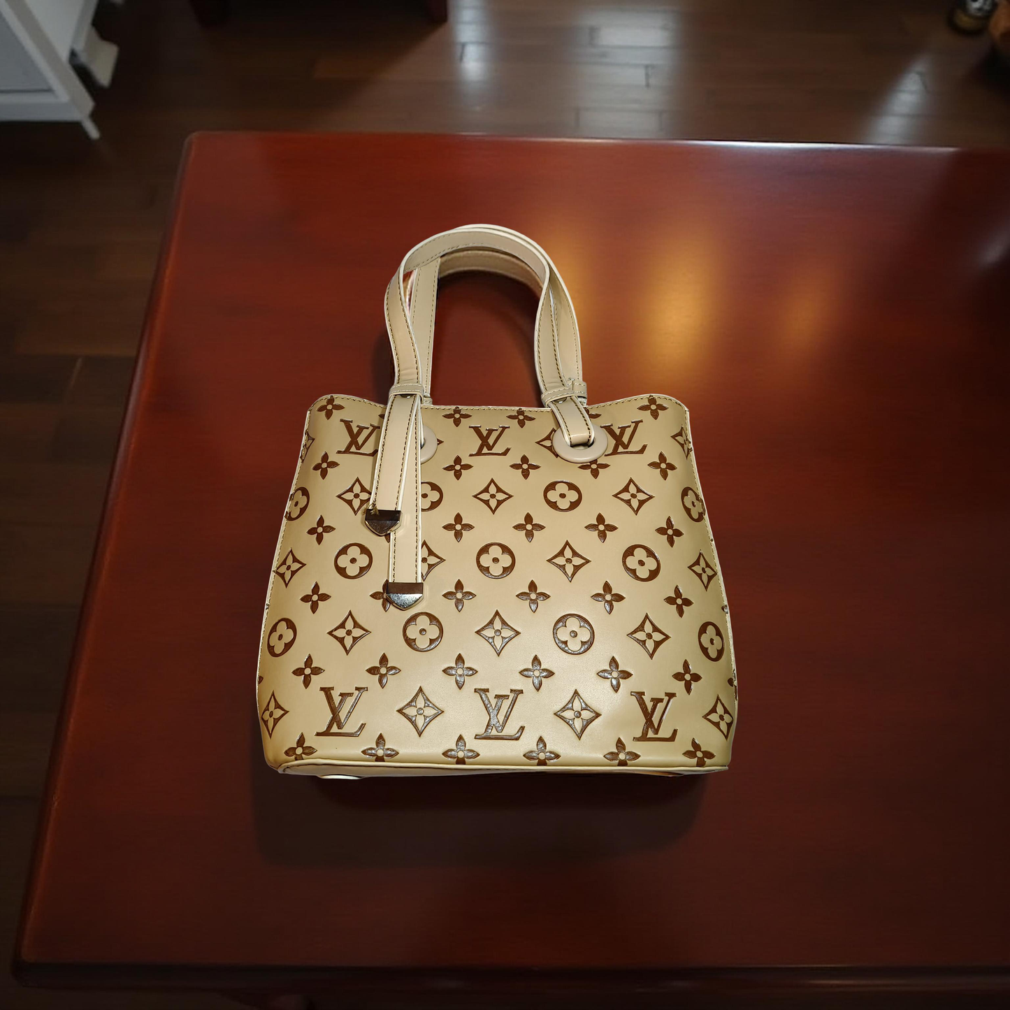 Louis Vuitton (M)
